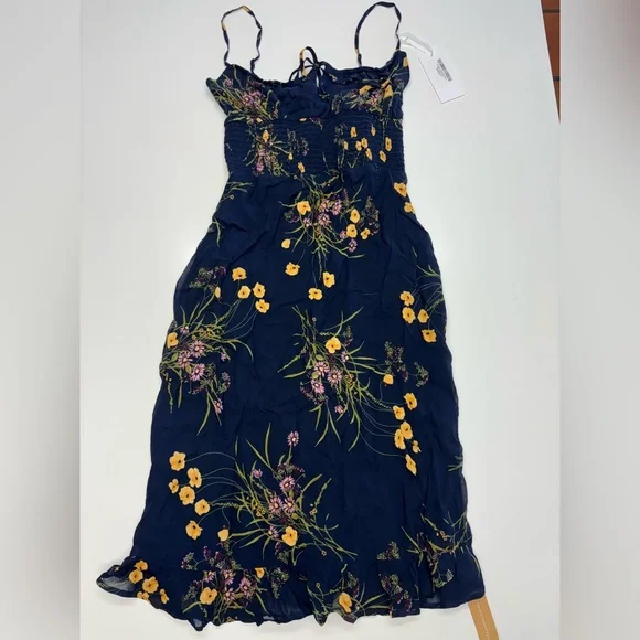 Reformation Genie Midi Dress in blue flora 4 - Picture 3 of 9